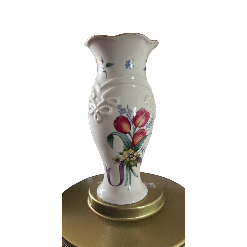 Lenox Fine Ivory China Bud Vase Red Tulips Floral Embossed Gold Rim 6.5 inch